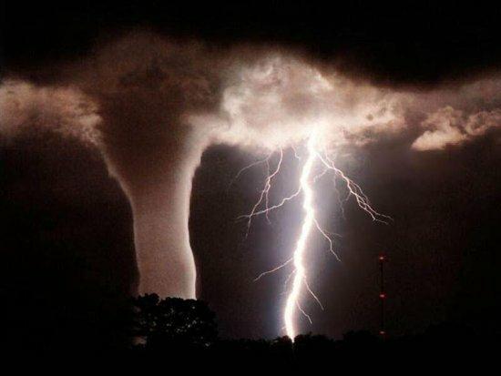 tornado pics. tornadoes still threaten